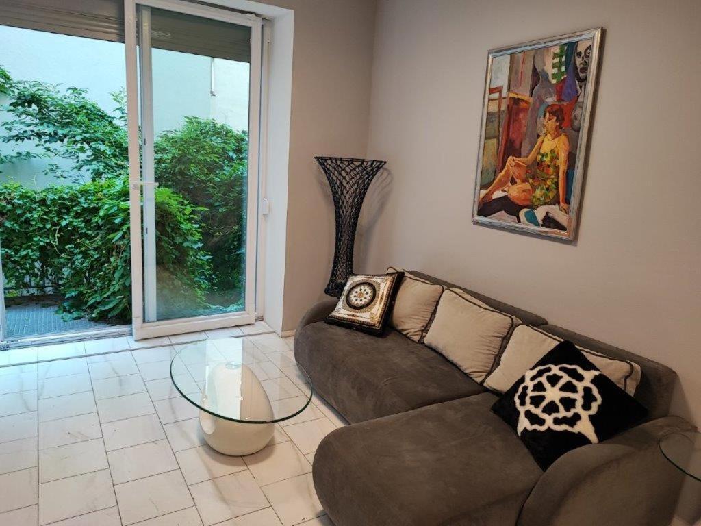 Central Vienna Apartment With Unique 40M2 City Garden & Self Check In Екстер'єр фото