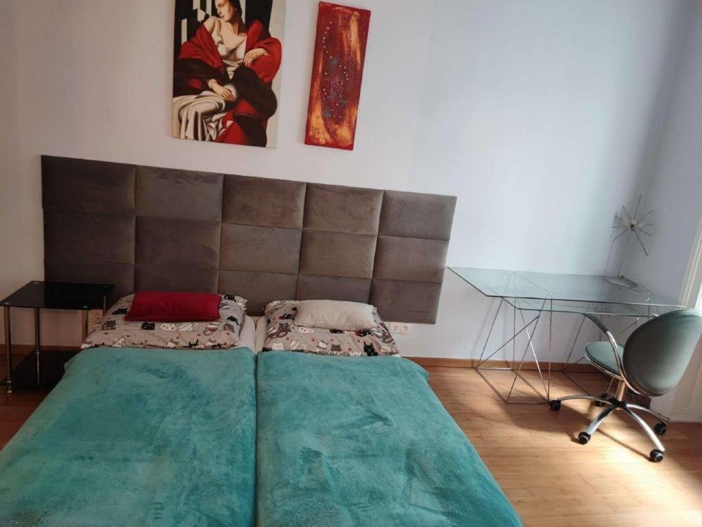Central Vienna Apartment With Unique 40M2 City Garden & Self Check In Екстер'єр фото